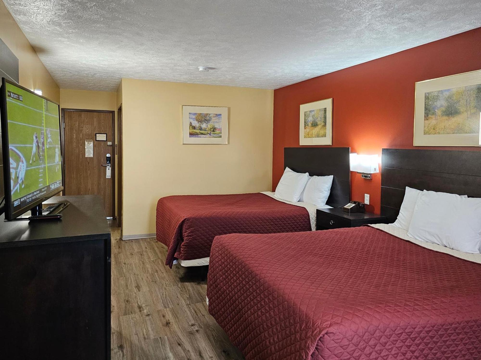 Budgetel Inn & Suites Fort Scott Bagian luar foto